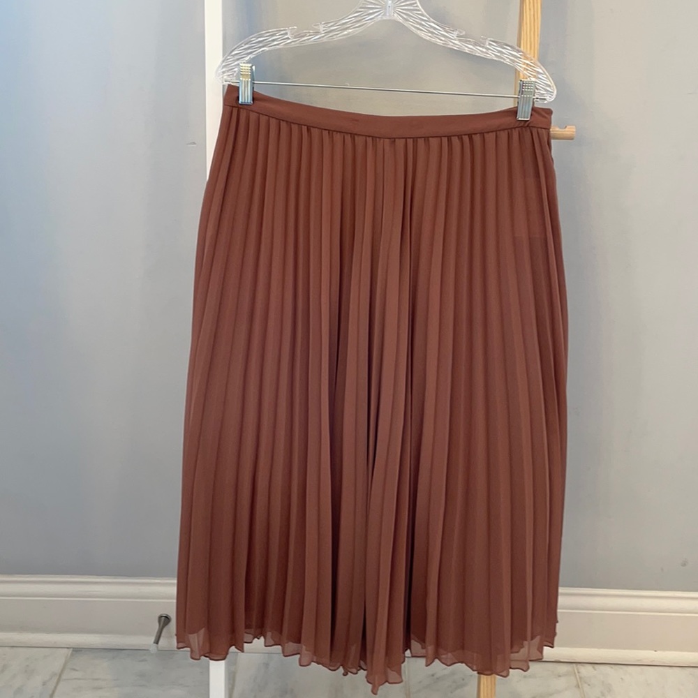 Trouve pleated skirt dusky rose size M